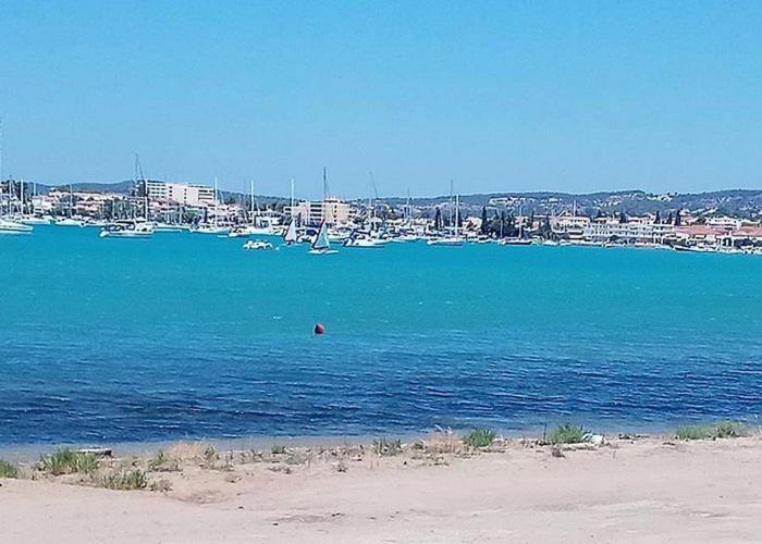Artemis Bay Apartments Near Sea And Airport Kültér fotó